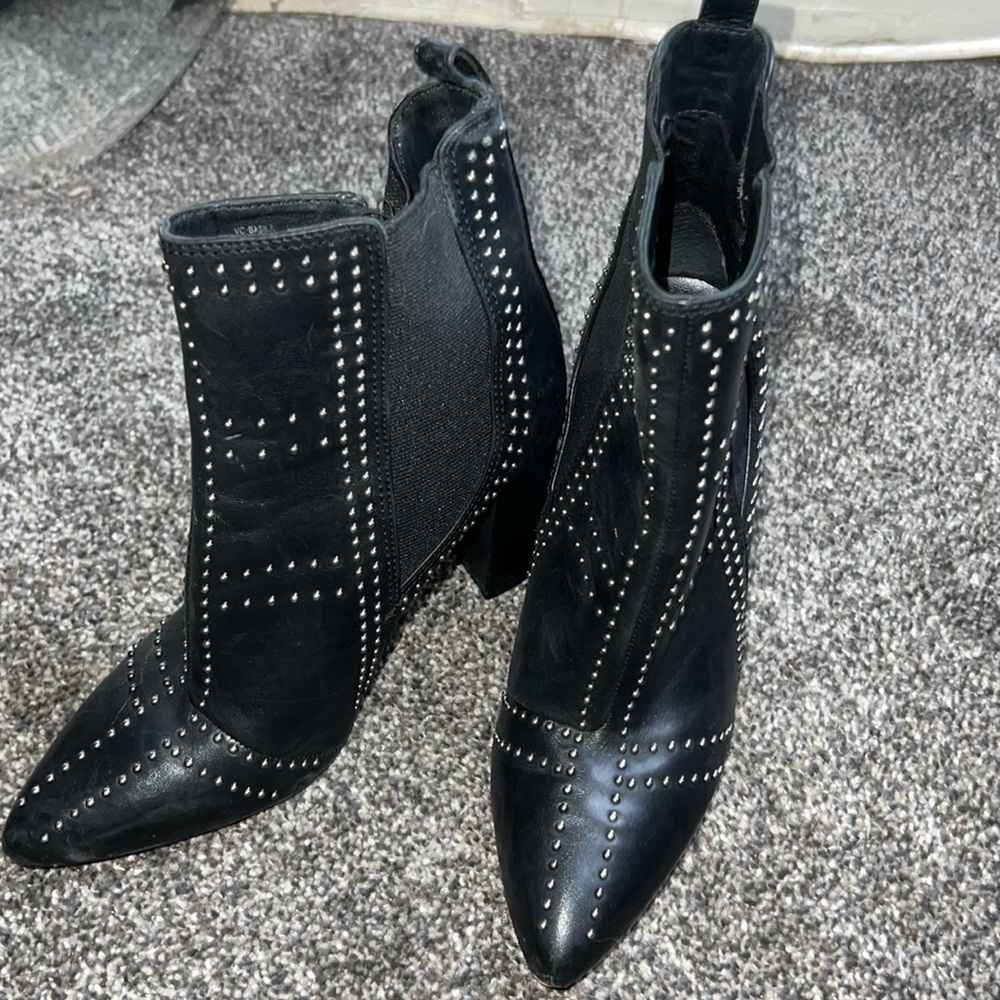 Black and silver studded heal